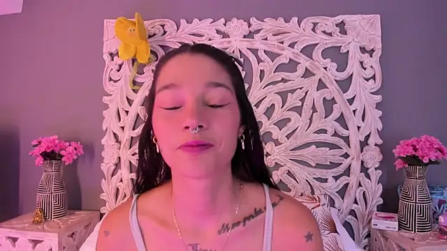 loraineblake online show from 02-09-26, 01:04