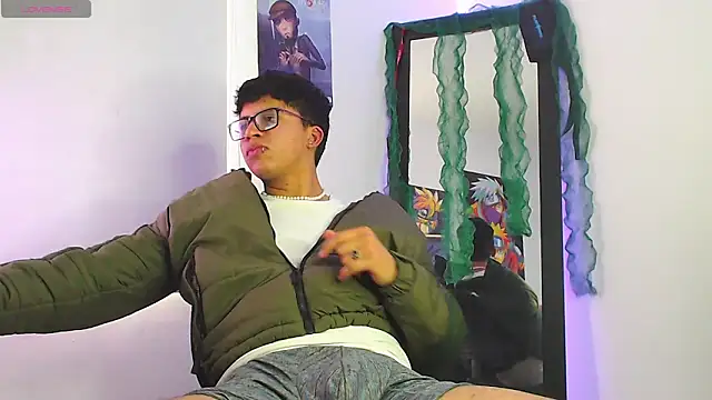 DerekMoon online show from 01-06-26, 07:17