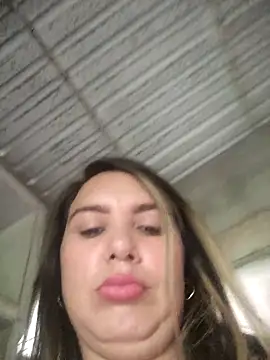 Snapshot of Charlott_smi chatting on 04-19-26, 06:10 Charlott smi online show from 04-19-26, 06:10