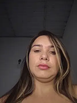 Snapshot of Charlott_smi chatting on 05-18-26, 04:46 Charlott smi online show from 05-18-26, 04:46