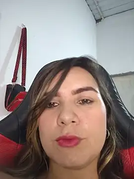 Snapshot of Charlott_smi chatting on 07-03-26, 04:57 Charlott smi online show from 07-03-26, 04:57