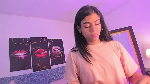 Snapshot of aleexxia chatting on 12-15-25, 07:29 aleexxia online show from 12-15-25, 07:29