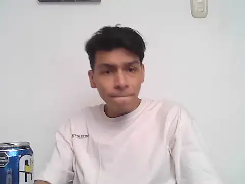 Snapshot of Patrick3_5556 chatting on 12-16-25, 08:36 Patrick3 5556 online show from 12-16-25, 08:36