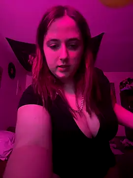 lunaazulxo online show from 12-23-25, 10:46