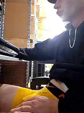 Snapshot of mythicbonez69 chatting on 01-13-26, 02:17 mythicbonez69 online show from 01-13-26, 02:17