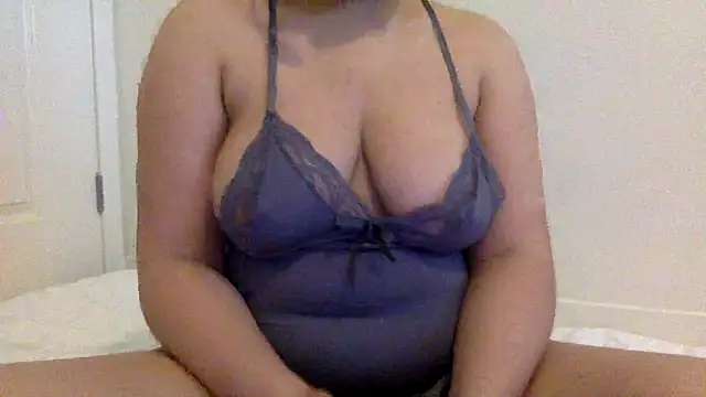 Snapshot of LebanesePrincess chatting on 12-16-25, 07:41 LebanesePrincess online show from 12-16-25, 07:41