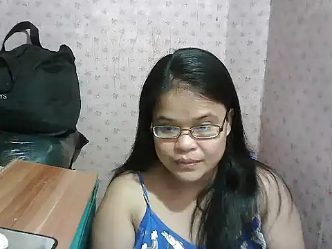 Snapshot of Hotty_babe23 chatting on 12-19-25, 02:51 Hotty babe23 online show from 12-19-25, 02:51