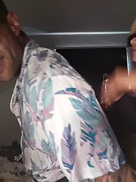 Snapshot of Chesarini chatting on 12-14-25, 07:18 Chesarini online show from 12-14-25, 07:18