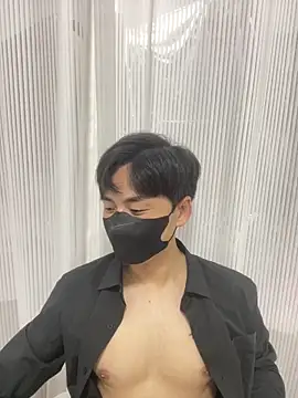 Snapshot of kimze7 chatting on 12-16-25, 02:22 kimze7 online show from 12-16-25, 02:22