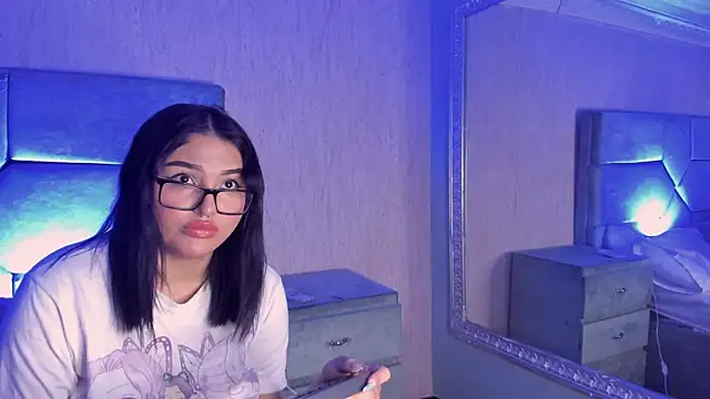 NaomySakura online show from 03-12-26, 08:37