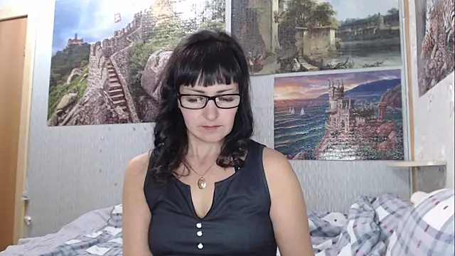 Snapshot of Eila_Morigan chatting on 12-15-25, 11:36 Eila Morigan online show from 12-15-25, 11:36