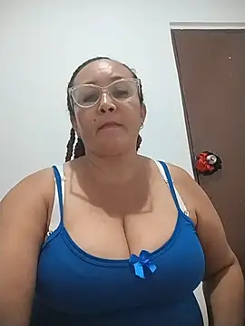 Nini Love  online show from 01-17-26, 05:23