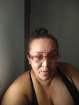 Nini Love  online show from 03-22-26, 07:39