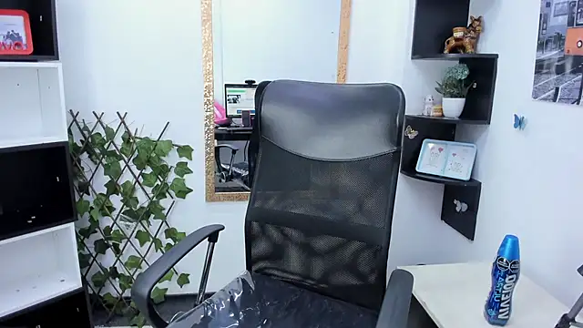 sophi hardd  online show from 02-05-26, 01:49