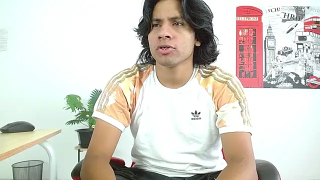 Snapshot of Jackcumm18 chatting on 12-13-25, 08:47 Jackcumm18 online show from 12-13-25, 08:47