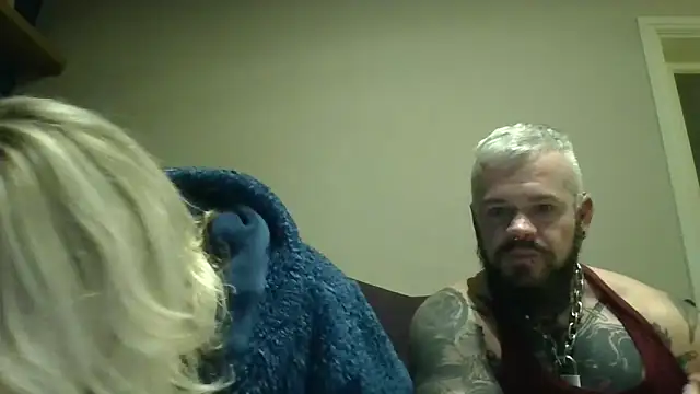 Snapshot of trans_man_and_his_dom chatting on 12-14-25, 07:07 trans man and his dom online show from 12-14-25, 07:07