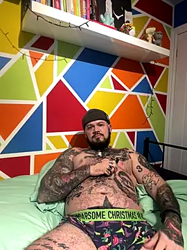 Snapshot of trans_man_and_his_dom chatting on 12-17-25, 02:12 trans man and his dom online show from 12-17-25, 02:12