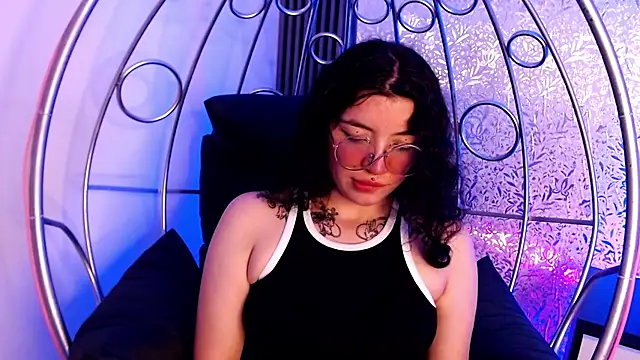 Snapshot of Lilibeth_01 chatting on 12-17-25, 03:01 Lilibeth 01 online show from 12-17-25, 03:01