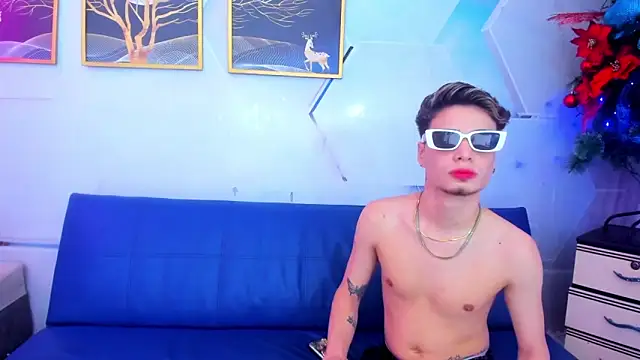 Alex jeins at online show from 12-20-25, 04:08