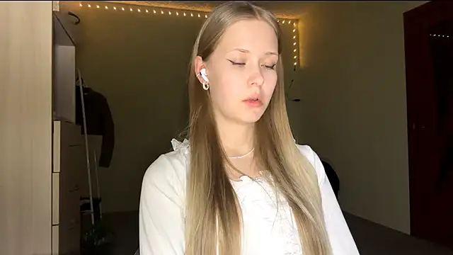 ZaidaSchwarten online show from 02-02-26, 05:44