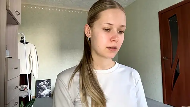 ZaidaSchwarten online show from 03-01-26, 01:24