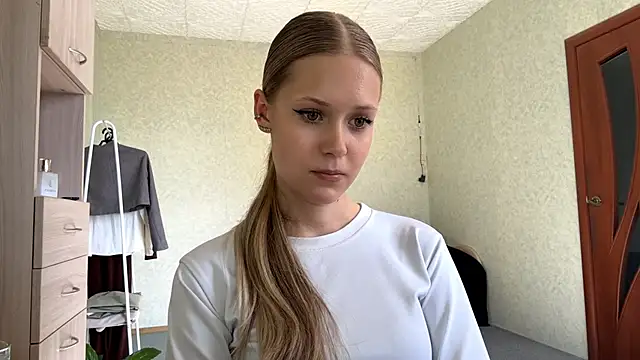 ZaidaSchwarten online show from 03-17-26, 11:57