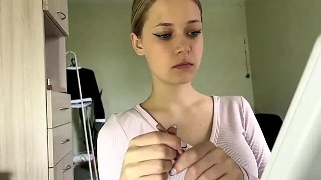 ZaidaSchwarten online show from 05-26-26, 05:25