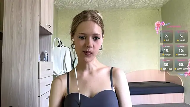 Snapshot of ZaidaSchwarten chatting on 07-13-26, 07:33 ZaidaSchwarten online show from 07-13-26, 07:33