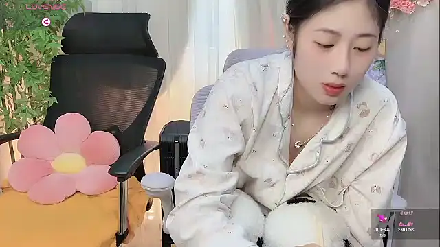 Yvonne-07 online show from 02-28-26, 08:26