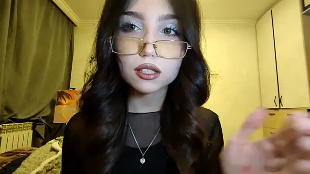 Qwami Amie online show from 12-20-25, 12:45