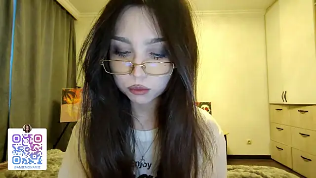 Qwami Amie online show from 01-12-26, 04:50