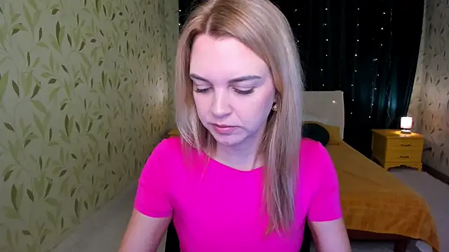 Snapshot of LunaFlinn chatting on 02-09-26, 04:27 LunaFlinn online show from 02-09-26, 04:27