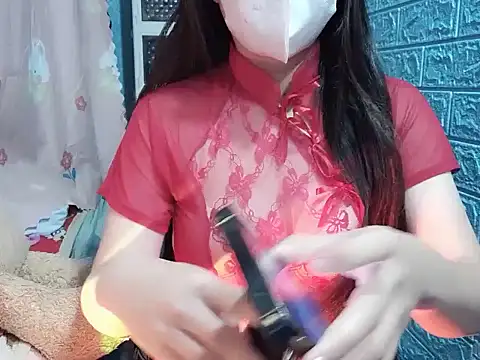 Snapshot of Yumi69 chatting on 12-15-25, 04:00 Yumi69 online show from 12-15-25, 04:00