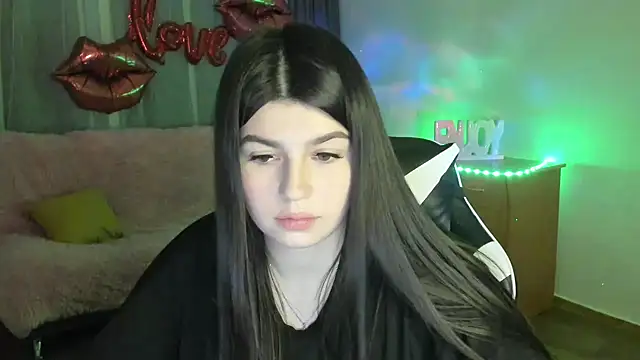 KisaModel online show from 04-18-26, 05:28