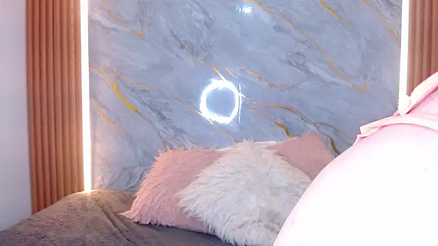 rebecagoldene online show from 03-30-26, 08:37