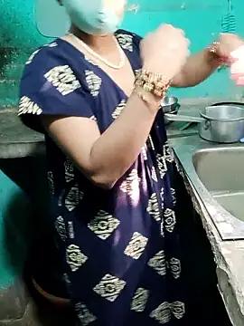 Snapshot of Cuple_masti72 chatting on 06-11-26, 02:33 Cuple masti72 online show from 06-11-26, 02:33