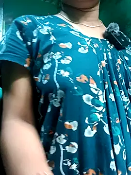 Snapshot of Cuple_masti72 chatting on 07-01-26, 03:52 Cuple masti72 online show from 07-01-26, 03:52