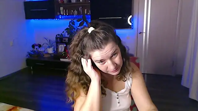 Snapshot of SofiaBoone chatting on 12-18-25, 09:43 SofiaBoone online show from 12-18-25, 09:43