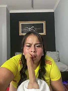 Snapshot of SayMarLuna chatting on 06-11-26, 08:18 SayMarLuna online show from 06-11-26, 08:18