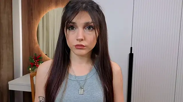 Snapshot of NatishaAlpern chatting on 12-16-25, 02:27 NatishaAlpern online show from 12-16-25, 02:27