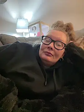 Snapshot of kissmyarch chatting on 12-20-25, 12:29 kissmyarch online show from 12-20-25, 12:29