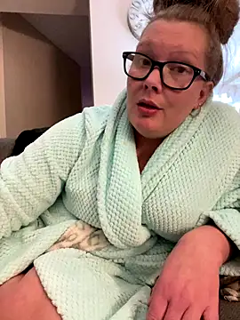 Snapshot of kissmyarch chatting on 12-21-25, 11:56 kissmyarch online show from 12-21-25, 11:56