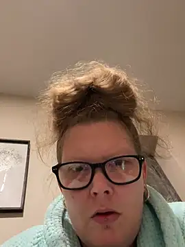 Snapshot of kissmyarch chatting on 01-12-26, 12:38 kissmyarch online show from 01-12-26, 12:38