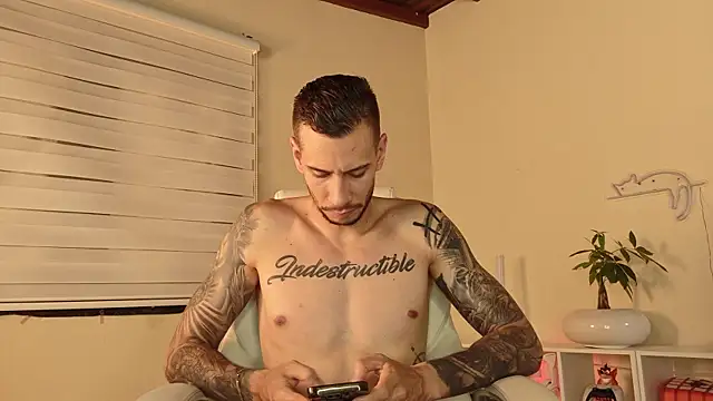 Snapshot of J_king__ chatting on 07-08-26, 12:42 J king online show from 07-08-26, 12:42