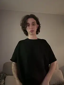 Snapshot of JuicyBoy777 chatting on 12-17-25, 11:44 JuicyBoy777 online show from 12-17-25, 11:44