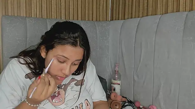 Snapshot of TiifanyGrey chatting on 01-15-26, 02:49 TiifanyGrey online show from 01-15-26, 02:49