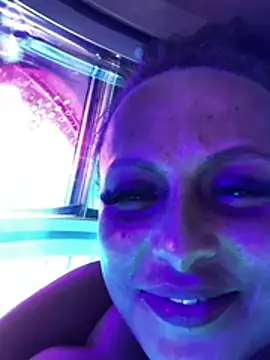 Snapshot of Welsh_Maya221x chatting on 01-11-26, 03:39 Welsh Maya221x online show from 01-11-26, 03:39