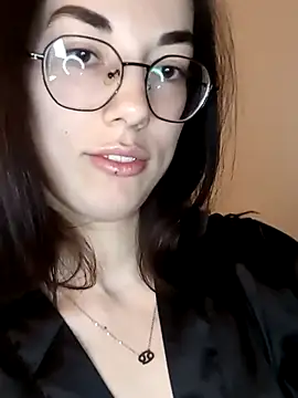 EmmaJacson online show from 12-18-25, 04:24