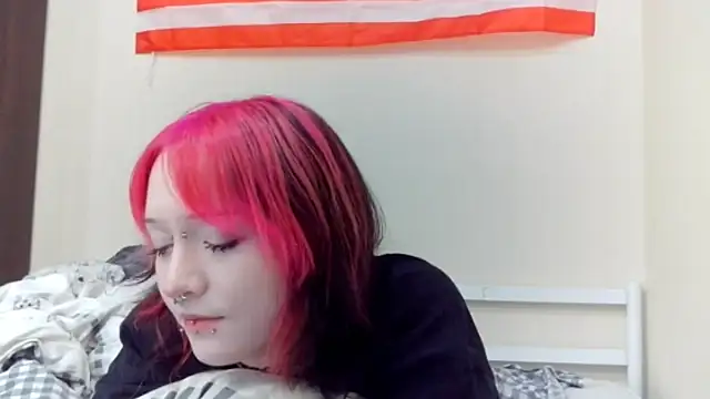 Shine Luna online show from 02-17-26, 08:04