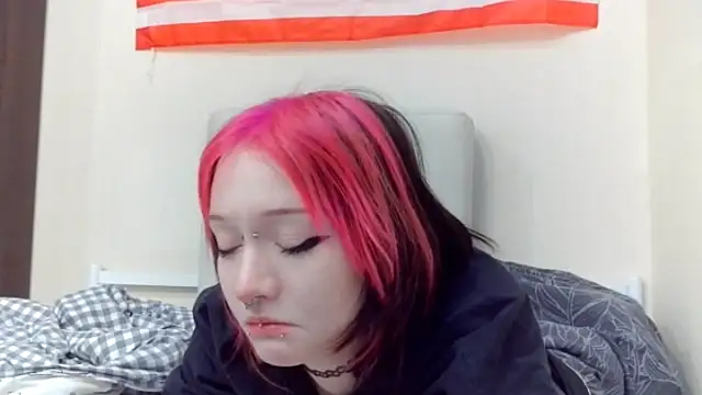 Shine Luna online show from 02-19-26, 08:05